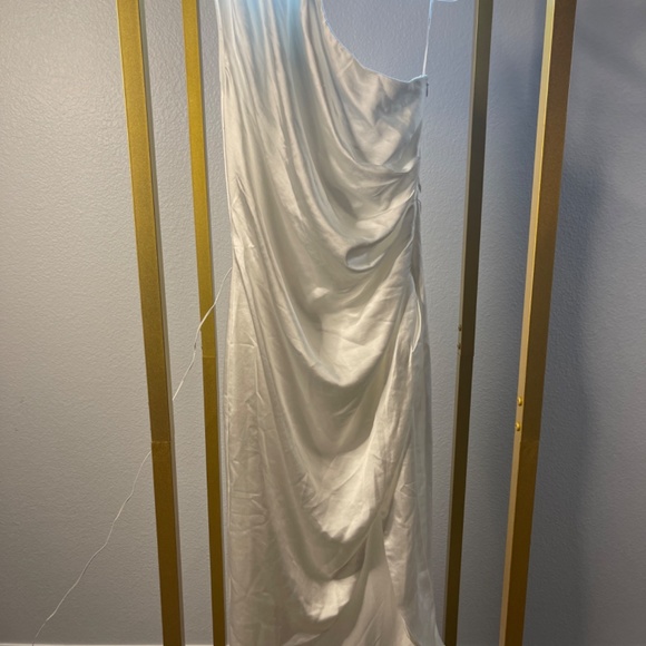 Elliat Cassini Dress - Picture 2 of 10